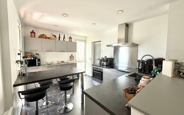 Appartement à vendre    4 pièces • 110 m2 Santa-Maria-di-Lota