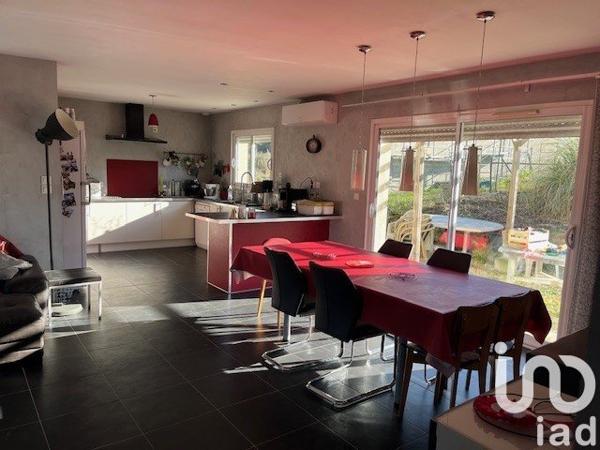 Maison 4 pièces de 145 m² à Genté (16130)