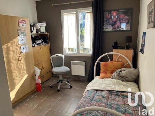 Maison 4 pièces de 145 m² à Genté (16130)