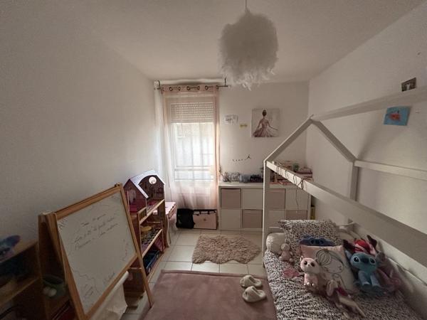 Appartement t4, 2 places de parking