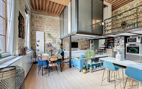 Appartement à vendre    3 pièces • 77,30 m2 Lyon 1