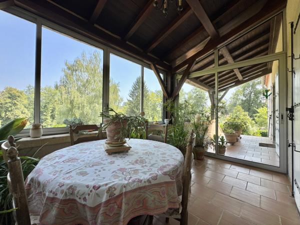 Propriété 5 chambres au bord du lot avec dépendance et garage. Soturac (46700)