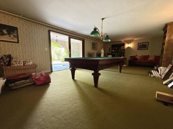 Propriété 5 chambres au bord du lot avec dépendance et garage. Soturac (46700)