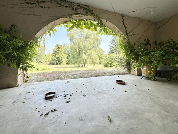 Propriété 5 chambres au bord du lot avec dépendance et garage. Soturac (46700)