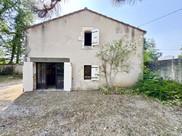 Propriété 5 chambres au bord du lot avec dépendance et garage. Soturac (46700)