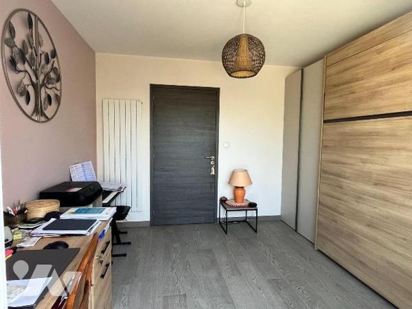 A VENDRE AVEC RESERVE DU DROIT D'USAGE ET D'HABITATION AU PROFIT DU VENDEUR :
Une maison d'hab...