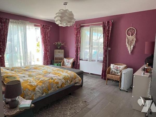 A VENDRE AVEC RESERVE DU DROIT D'USAGE ET D'HABITATION AU PROFIT DU VENDEUR :
Une maison d'hab...