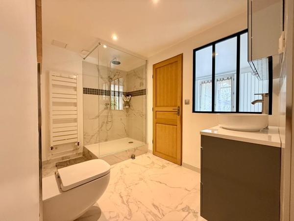 Maison de charme 1929 rénovée: 3 chambres dont 1 suite parentale.