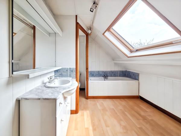 Maison semi individuelle, gros potentiel