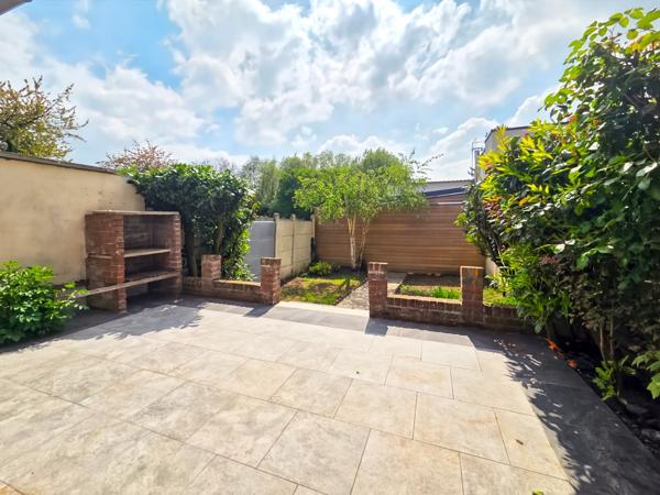 Maison semi individuelle, gros potentiel