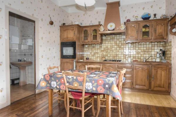 Maison en pierres proche des commodités