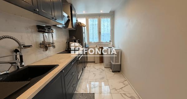 Location Appartement 3 pièces 64.63 m² - Corbeil-essonnes 91100