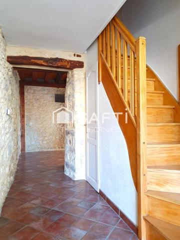 Maison de ville comme neuve avec pierres apparentes