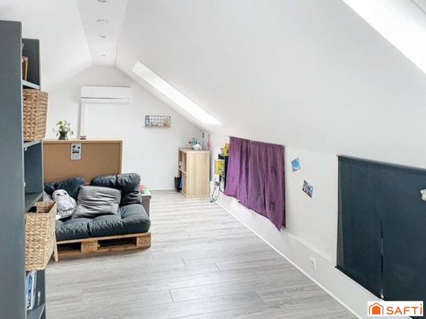 Maison 125 m2 louée actuellement (fin 07.2026) - 4 chambres - terrain 310 m2 - proche tous commerces - RER C