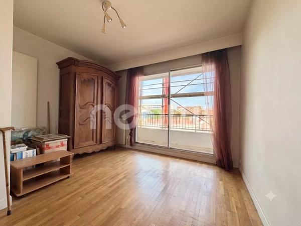 Croix-Rousse – T5 128 m² traversant, double balcon, 6ème étage avec ascenseur