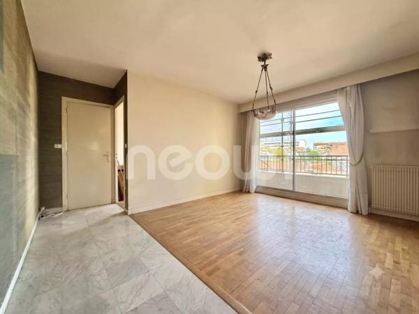 Croix-Rousse – T5 128 m² traversant, double balcon, 6ème étage avec ascenseur