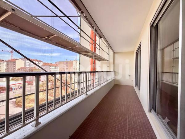 Croix-Rousse – T5 128 m² traversant, double balcon, 6ème étage avec ascenseur