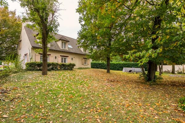 Maison Brie Comte Robert 9 pièce(s) 164.5 m2