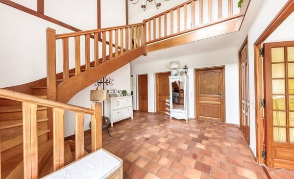 Maison Brie Comte Robert 9 pièce(s) 164.5 m2