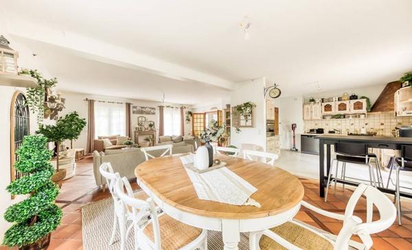 Maison Brie Comte Robert 9 pièce(s) 164.5 m2