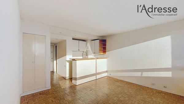 PUTEAUX / LA DEFENSE Studio de 27 m² avec cave et parking