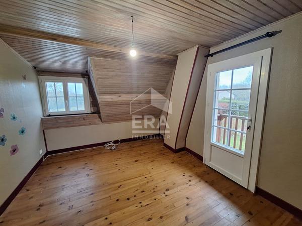 Maison avec piscine et gîte à Ménesplet.