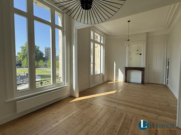 Vue sur la porte de Paris