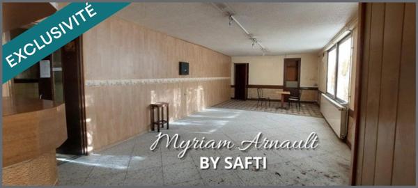 ENSEMBLE IMMOBILIER A RENOVER AVEC JARDIN ET SALLE DE SPECTACLES