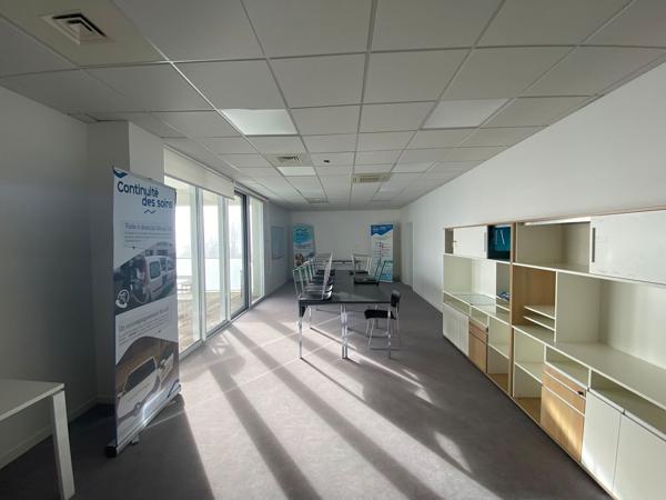 A VENDRE BATIMENT DE BUREAUX 1234m² LORIENT