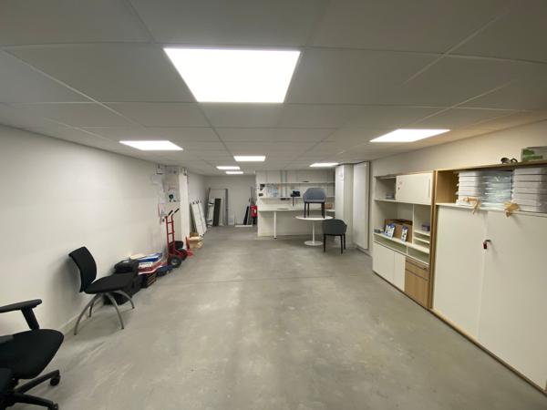 A VENDRE BATIMENT DE BUREAUX 1234m² LORIENT
