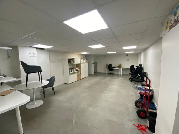A VENDRE BATIMENT DE BUREAUX 1234m² LORIENT