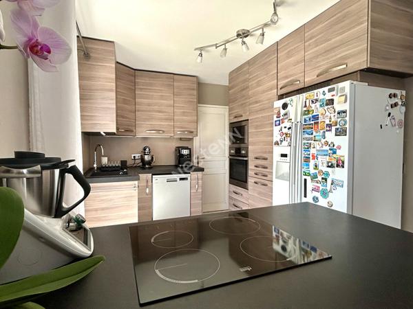 Maison Marines 6 pièce(s) 95m2 / 110m2 au sol
