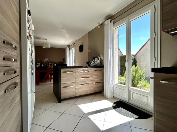 Maison Marines 6 pièce(s) 95m2 / 110m2 au sol