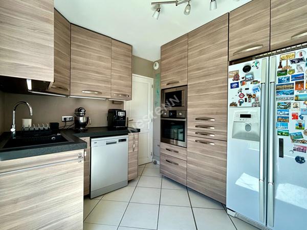 Maison Marines 6 pièce(s) 95m2 / 110m2 au sol