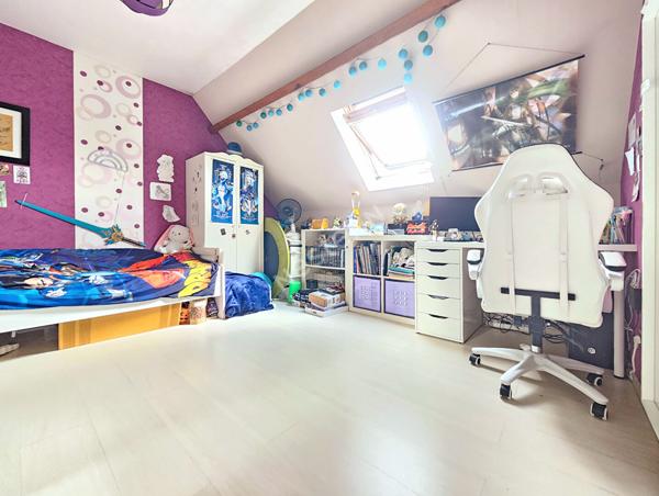 Maison Marines 6 pièce(s) 95m2 / 110m2 au sol