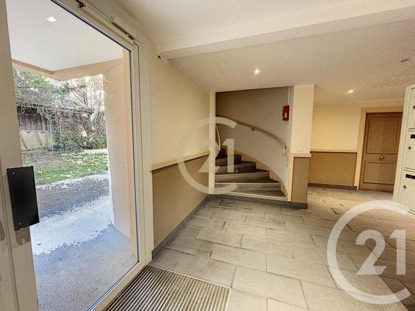 Appartement Studio à vendre  1 pièce - 24,90 m 2   SENS  - 89