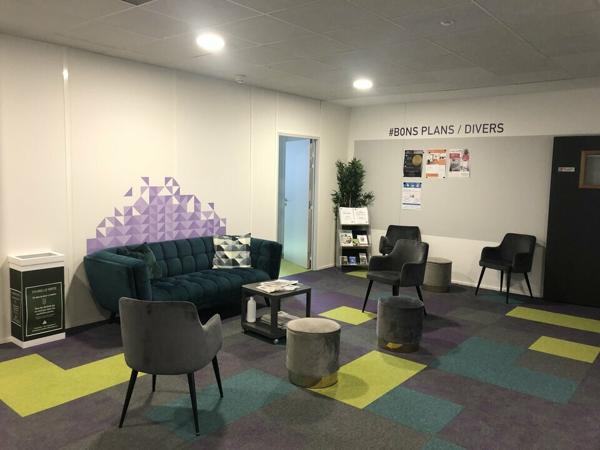 TOURS BUREAUX A LOUER de 44 M² A 2409 M² PARKINGS