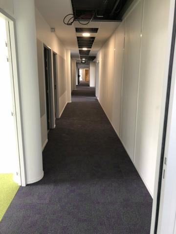 TOURS BUREAUX A LOUER de 44 M² A 2409 M² PARKINGS