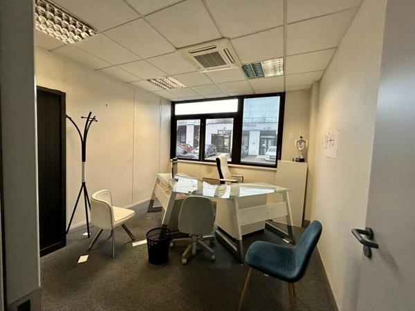 BUREAUX à LOUER de 448.9 m²