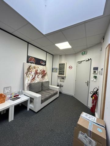 BUREAUX à LOUER de 448.9 m²