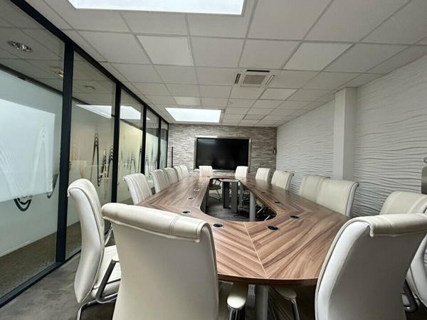 BUREAUX à LOUER de 448.9 m²