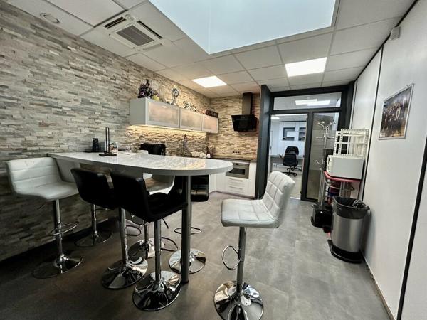 BUREAUX à LOUER de 448.9 m²