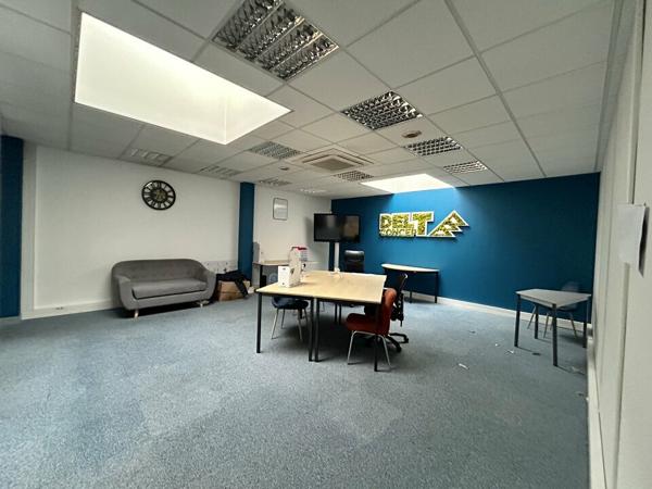 BUREAUX à LOUER de 448.9 m²