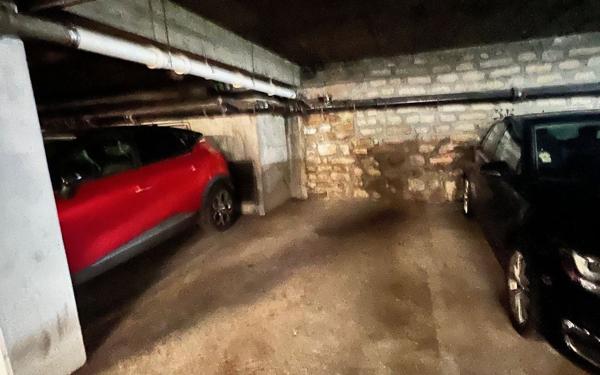 Stationnement à vendre    Paris 12