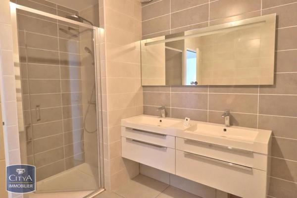 Appartement à louer 3 pièces 67.2m² Saint-Étienne (42000)
