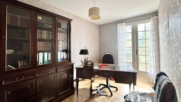 MARTIGNAS-SUR-JALLE – MAISON FAMILIALE 183 M² – 5 CHAMBRES – PISCINE – PARCELLE 1 054 M²