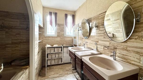 MARTIGNAS-SUR-JALLE – MAISON FAMILIALE 183 M² – 5 CHAMBRES – PISCINE – PARCELLE 1 054 M²
