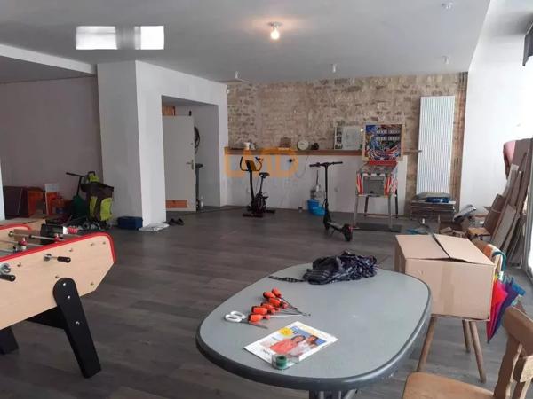 Local commercial avec appartement