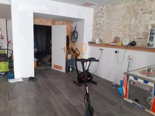 Local commercial avec appartement