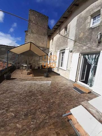 Local commercial avec appartement